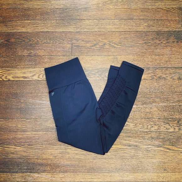 Fabletics, High-Waisted, Perforated 7/8 Legging - Picture 6 of 9